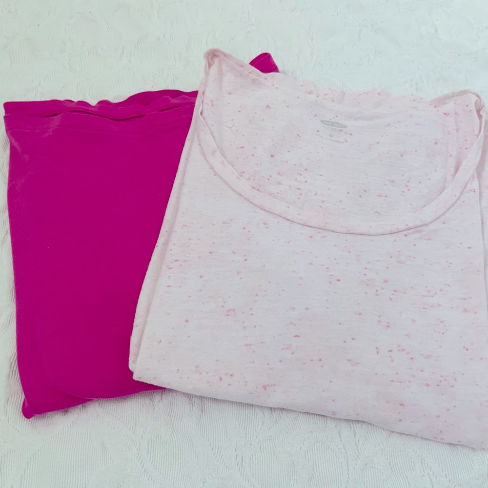 Bundle of 2 Pink tees - Old Navy & Charter Club M